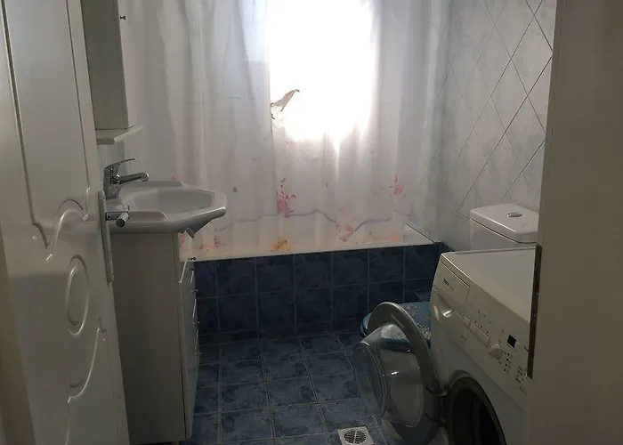 Hotel Avra *